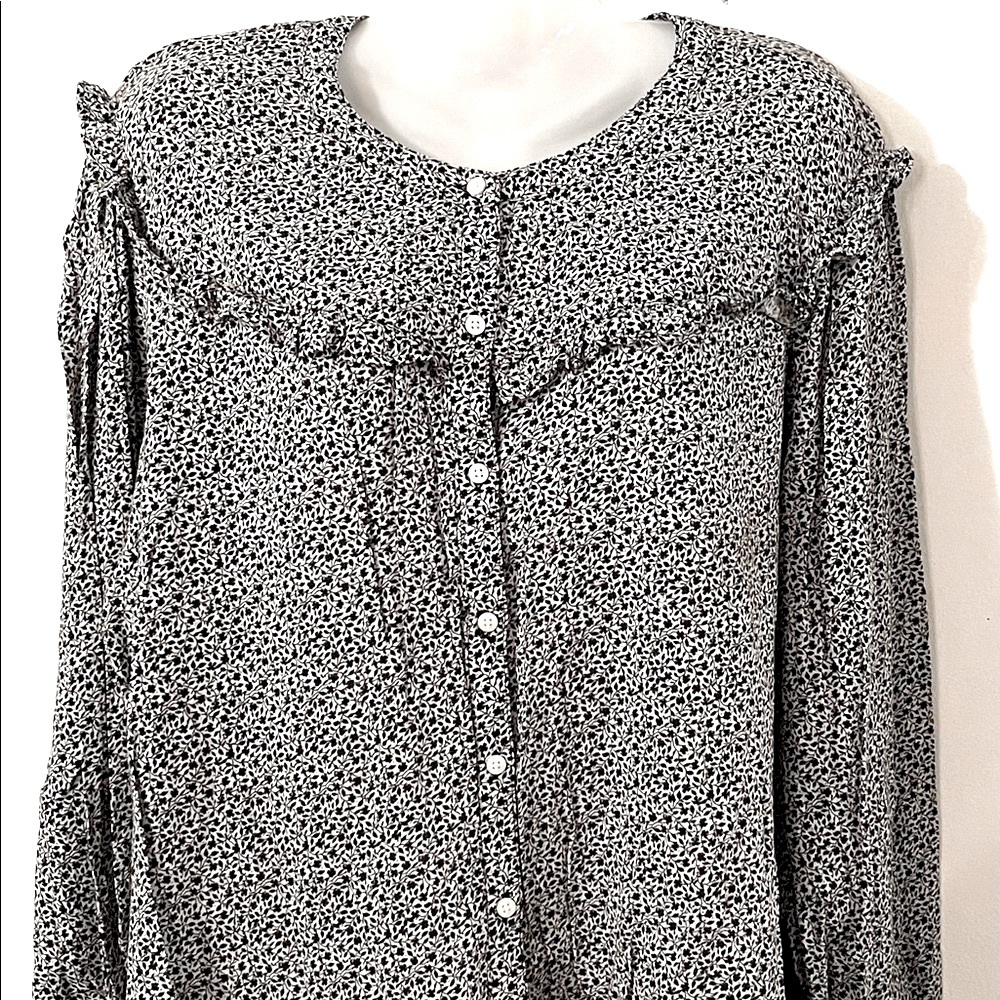Old Navy Ruffle Blouse - Picture 3 of 6